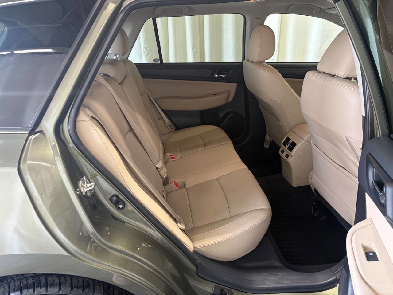 Used 2017 Subaru Outback 2.5i Limited AWD/4WD image 27