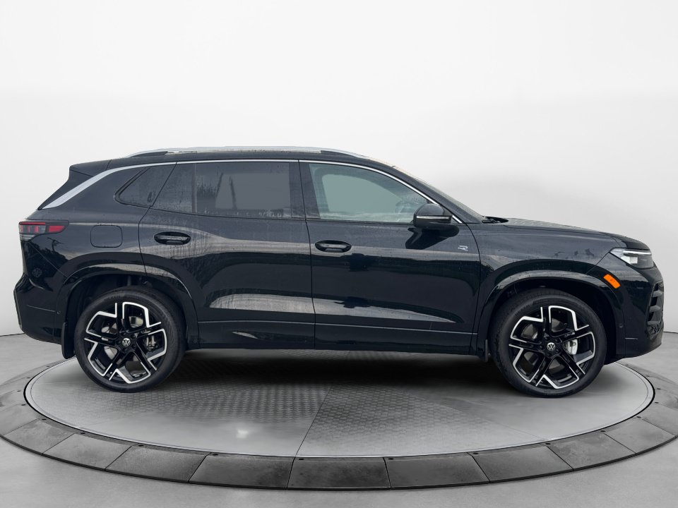 New 2026 Volkswagen Tiguan SEL R-Line AWD/4WD image 8