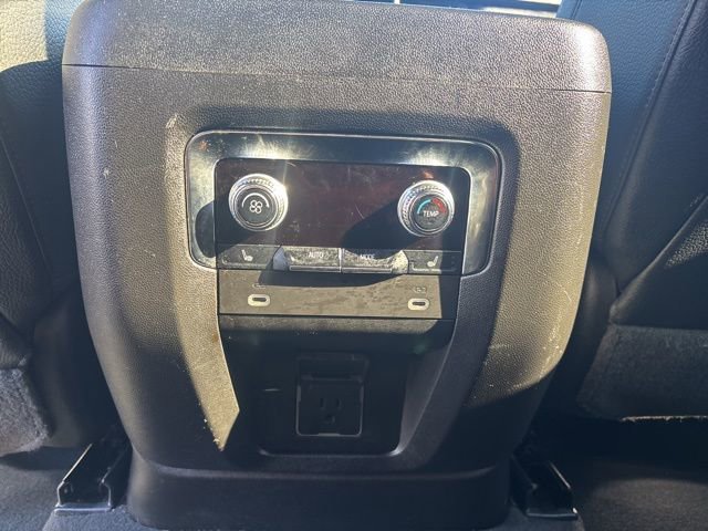Used 2024 GMC Yukon XL Denali image 17