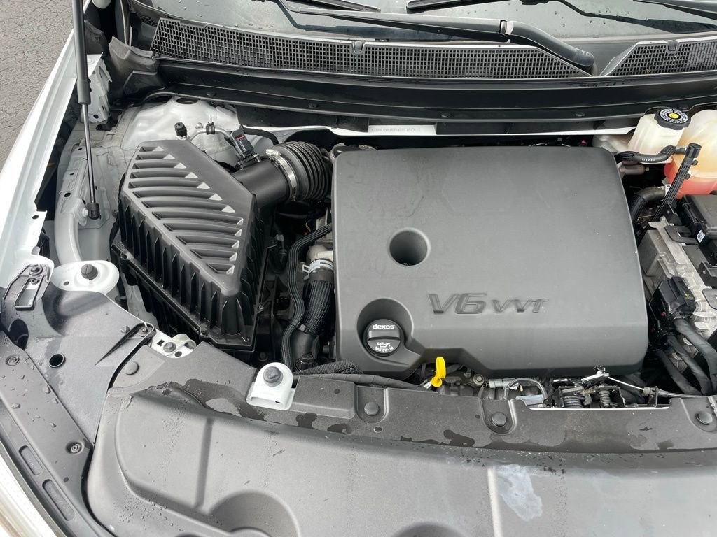 Used 2023 Chevrolet Traverse LT image 37