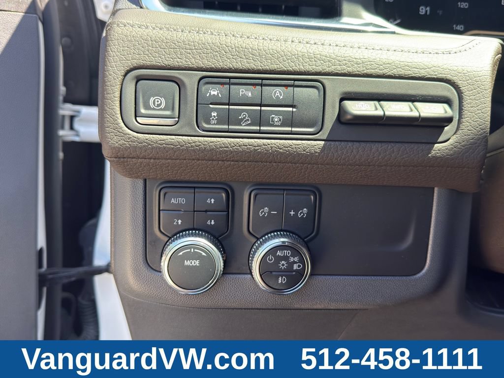 Used 2024 GMC Yukon Denali AWD/4WD image 23
