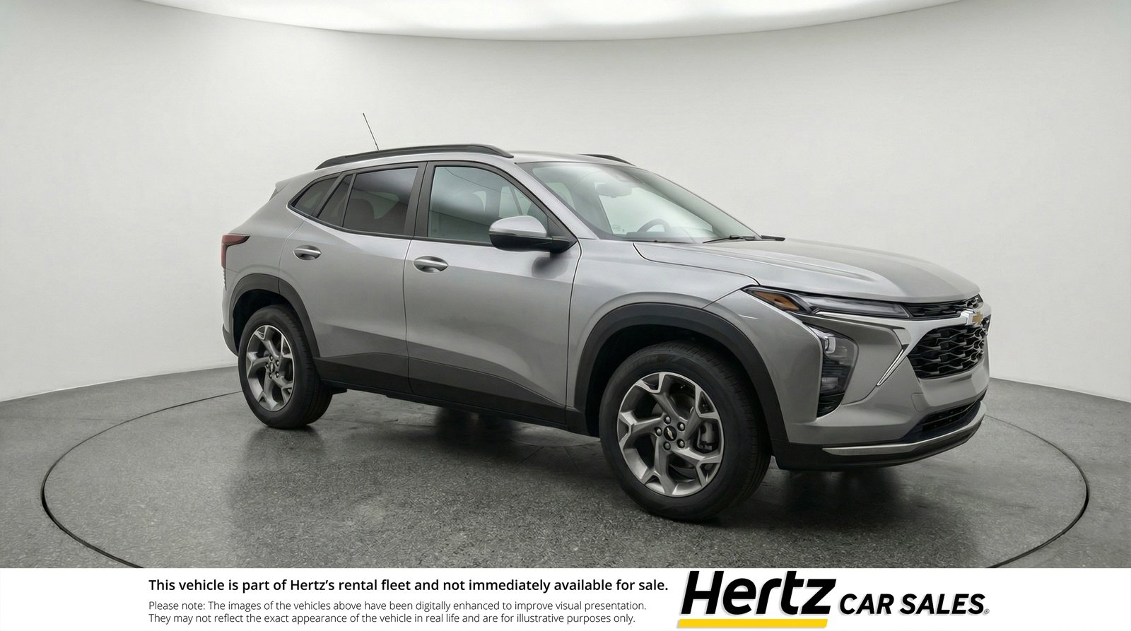 Used 2025 Chevrolet Trax LT FWD image 1