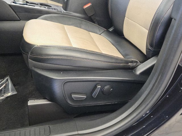Used 2021 Ford Escape Titanium w/ Titanium Elite Package AWD/4WD image 22