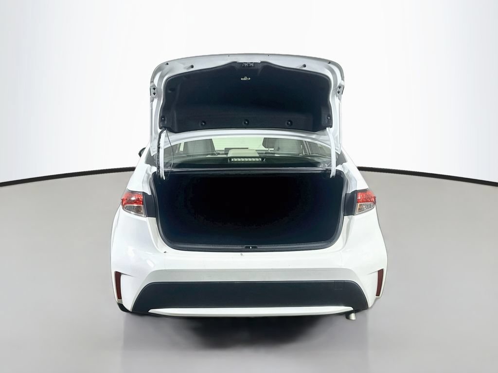 Used 2022 Toyota Corolla LE FWD image 32