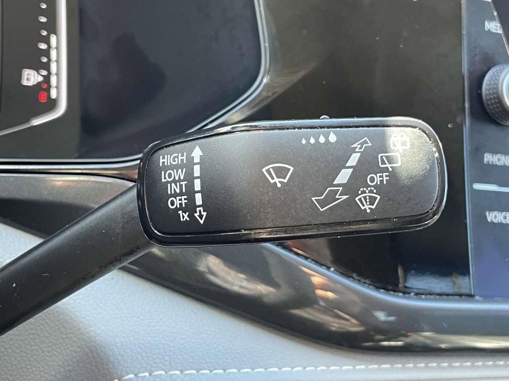 Used 2022 Volkswagen Taos SEL image 24