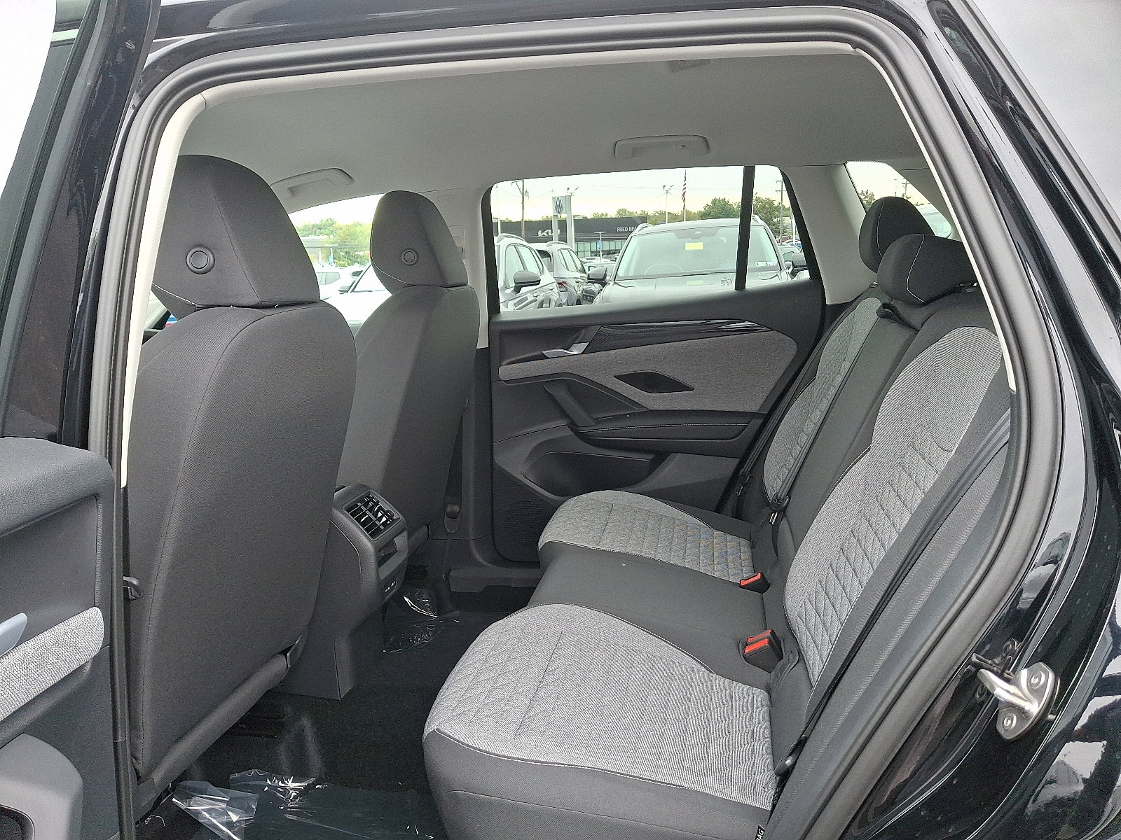 New 2025 Volkswagen Tiguan S AWD/4WD image 5