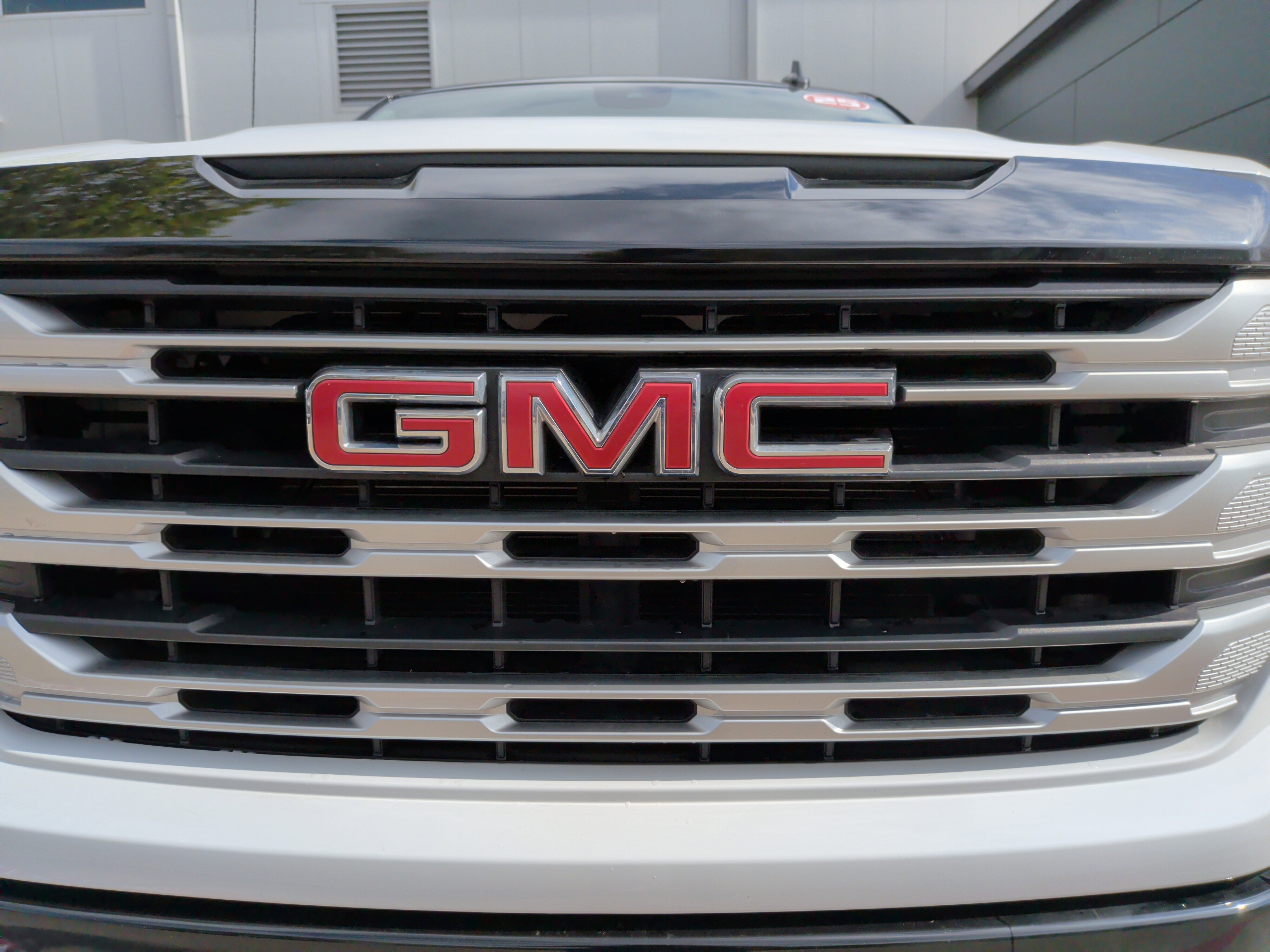 Used 2025 GMC Sierra 1500 SLE image 33