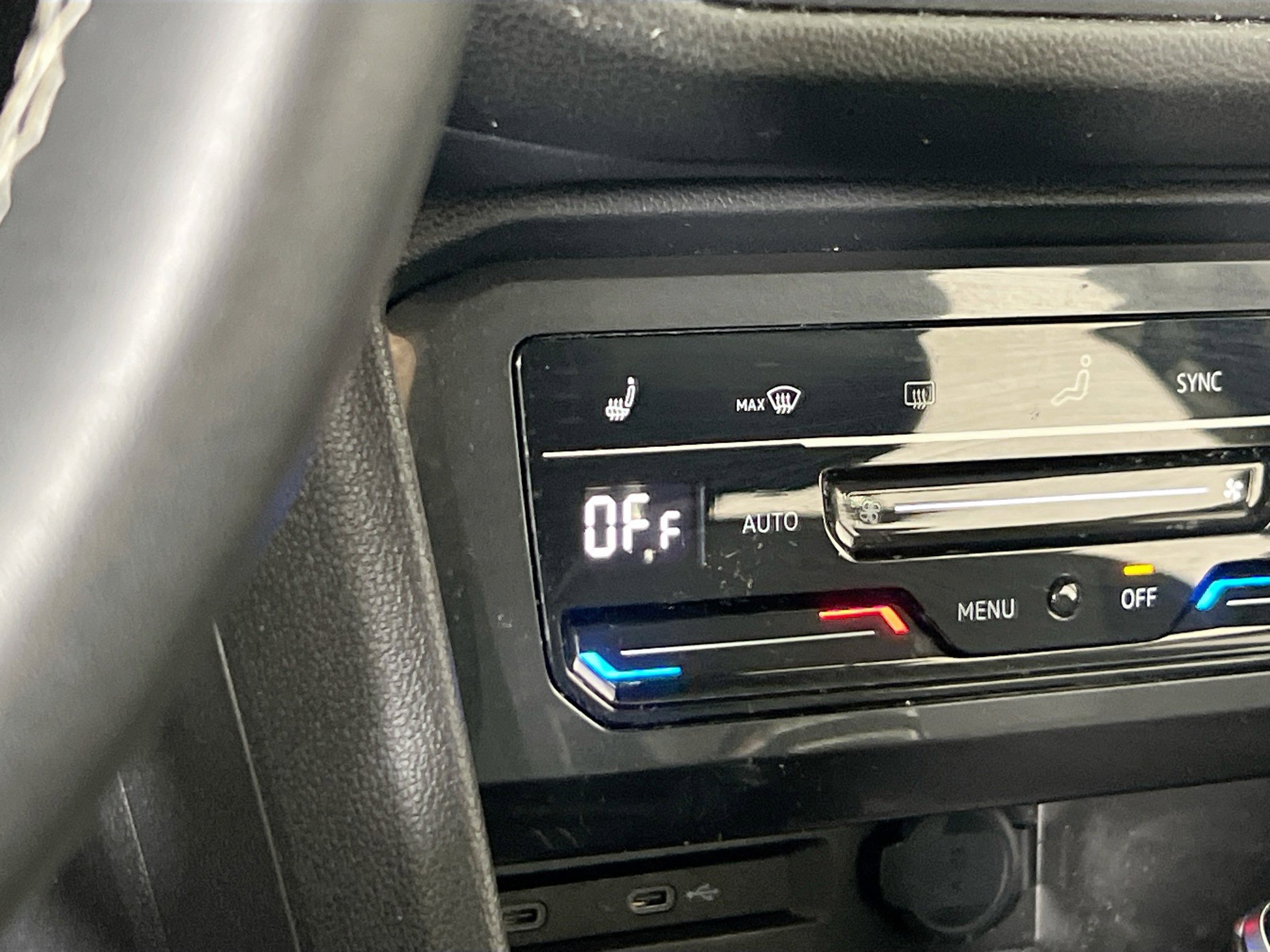 Used 2022 Volkswagen Tiguan SE image 19