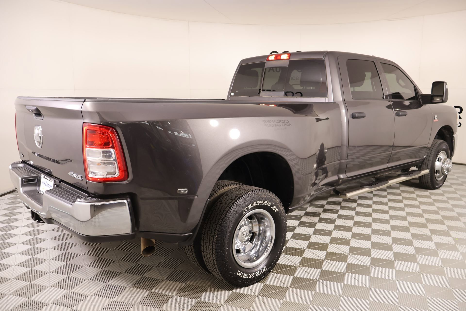 Used 2024 RAM 3500 Tradesman w/ Chrome Appearance Group image 18