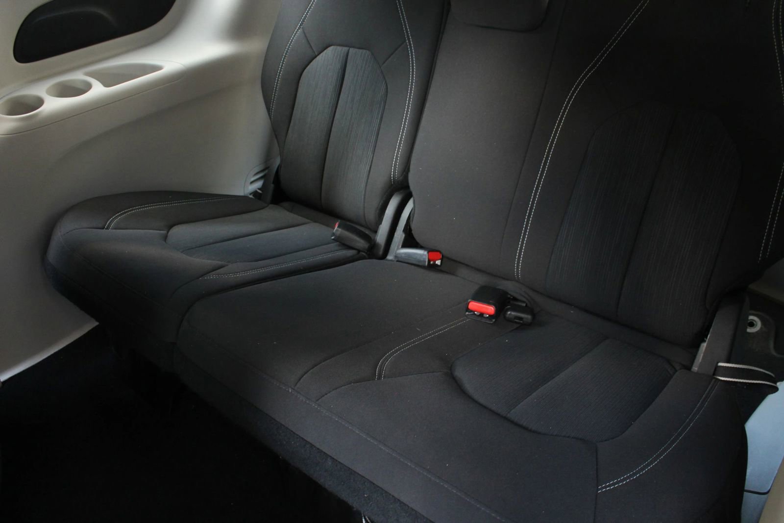 Used 2024 Chrysler Voyager LX FWD image 21