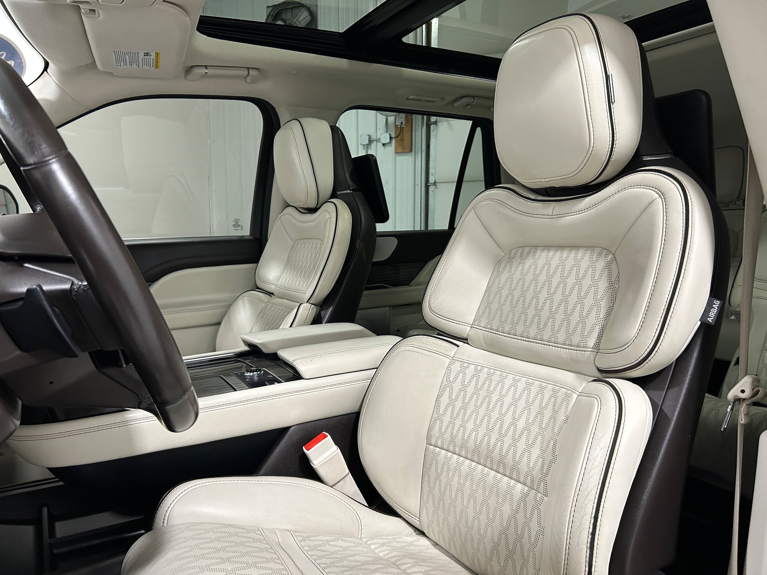 Used 2019 Lincoln Navigator L Black Label AWD/4WD image 26