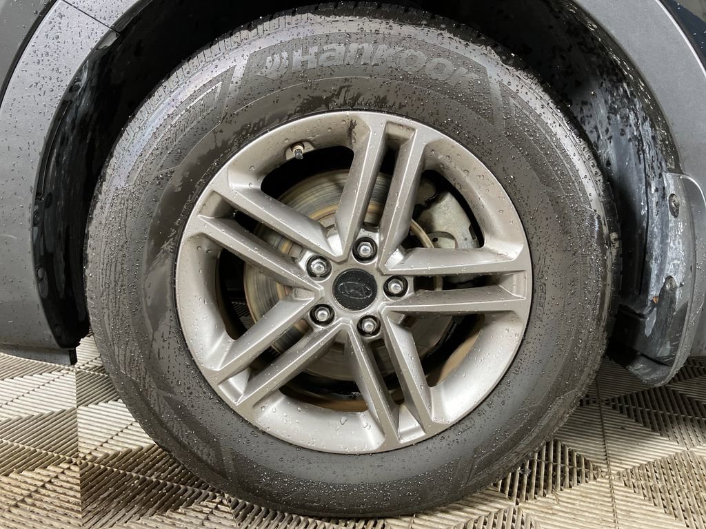 Used 2017 Hyundai Santa Fe Sport image 9