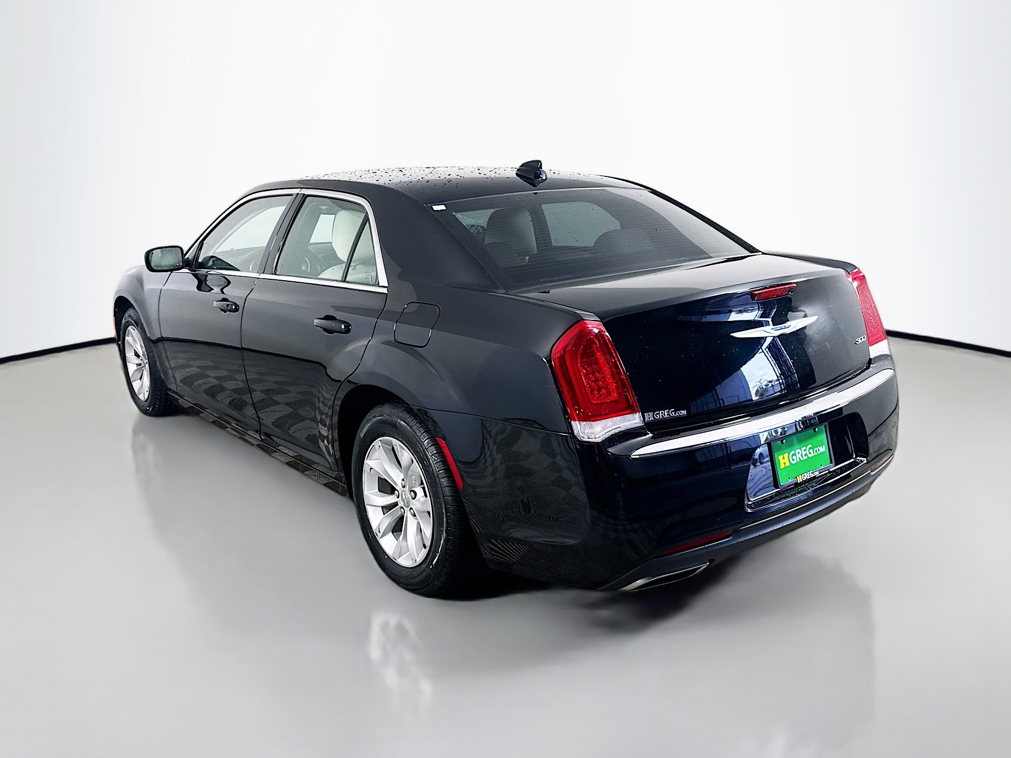 Used 2020 Chrysler 300 Touring image 7