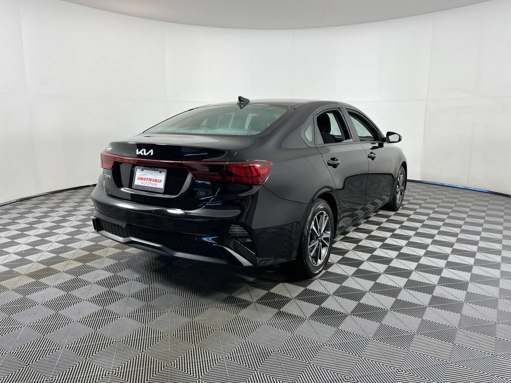 Used 2023 Kia Forte LXS w/ LXS Technology Package FWD image 9