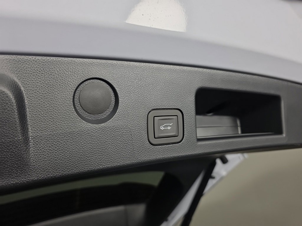 New 2026 Chevrolet Equinox RS w/ Convenience Package III image 35