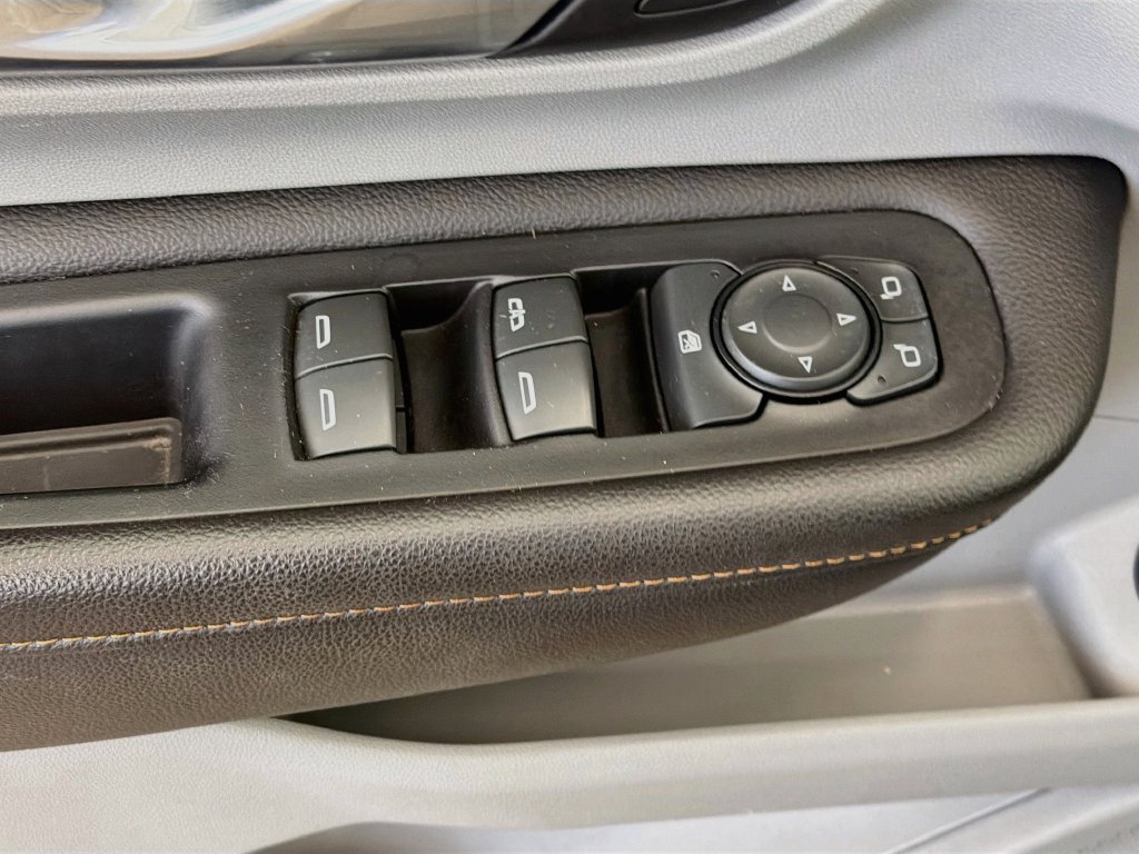 Used 2019 GMC Terrain SLT w/ Preferred Package FWD image 19