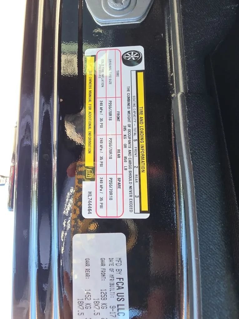 Used 2017 Jeep Wrangler Unlimited Sahara AWD/4WD image 18