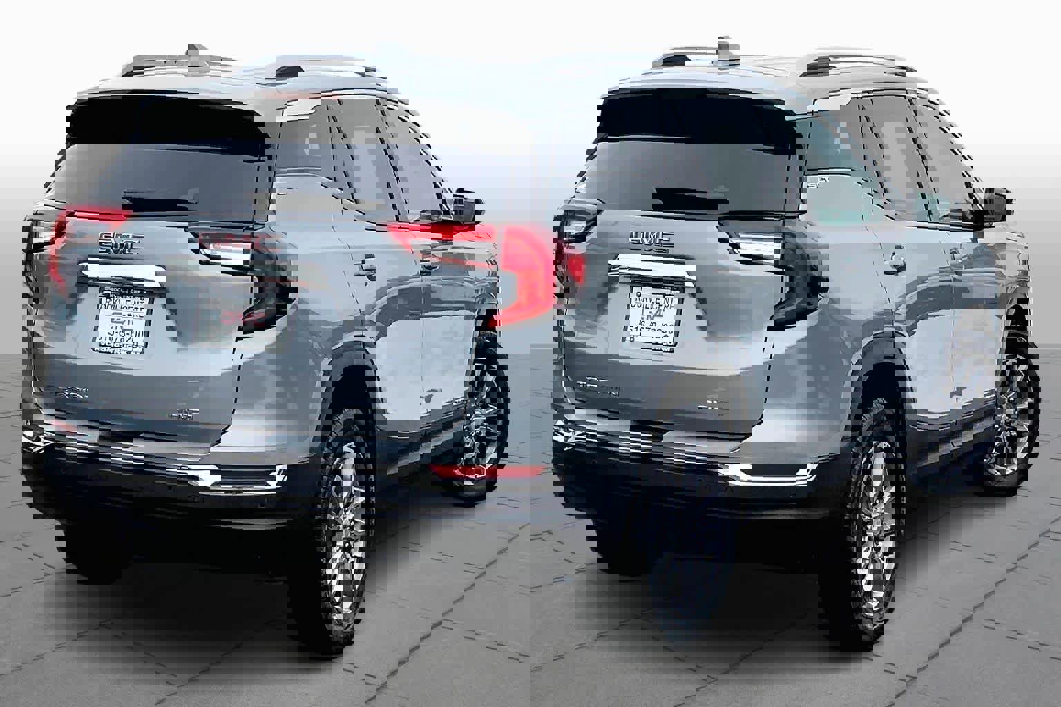 Used 2023 GMC Terrain SLT image 13