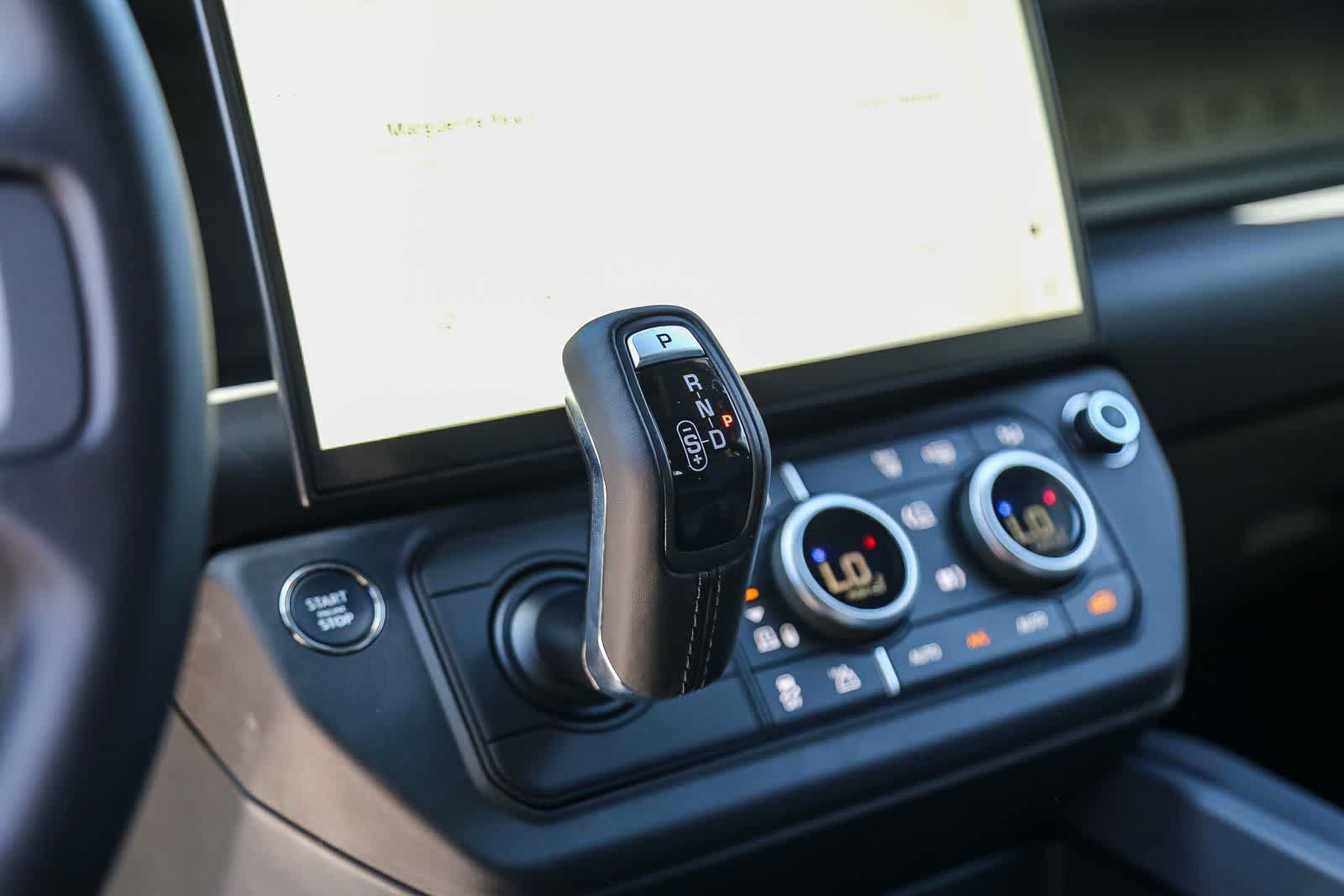 New 2026 Land Rover Defender 110 X-Dynamic SE AWD/4WD image 19