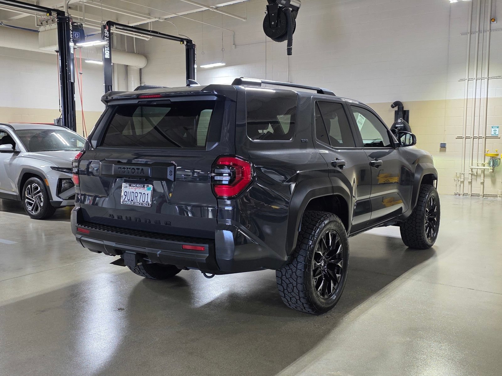 Used 2025 Toyota 4Runner SR5 AWD/4WD image 7