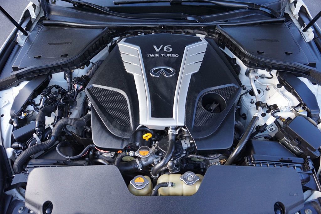 Used 2018 INFINITI Q50 Luxe w/ Cargo Package (L95) RWD image 9