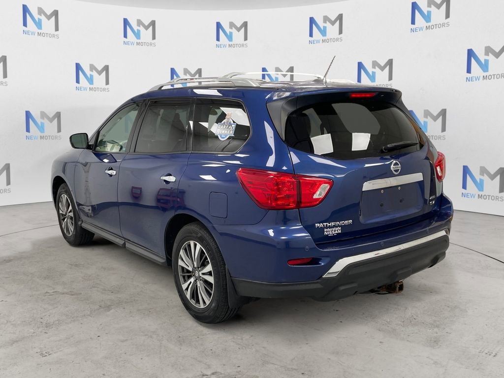 Used 2017 Nissan Pathfinder SV AWD/4WD image 2