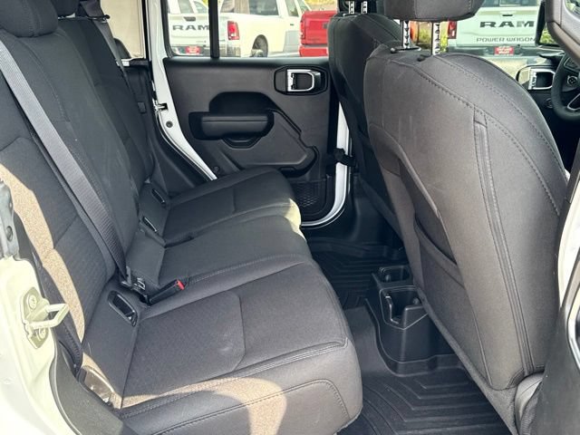 Used 2023 Jeep Gladiator Sport AWD/4WD image 17