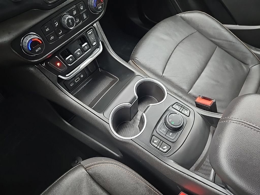 Used 2021 GMC Terrain SLT w/ LPO, Floor Liner Package image 27