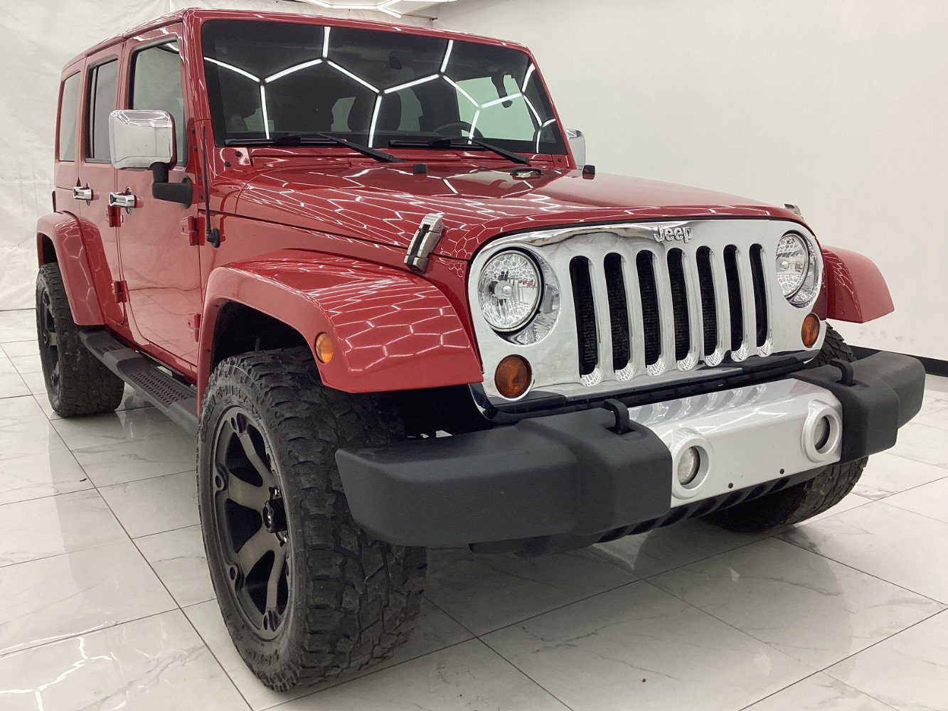 Used 2011 Jeep Wrangler Unlimited Sahara image 3