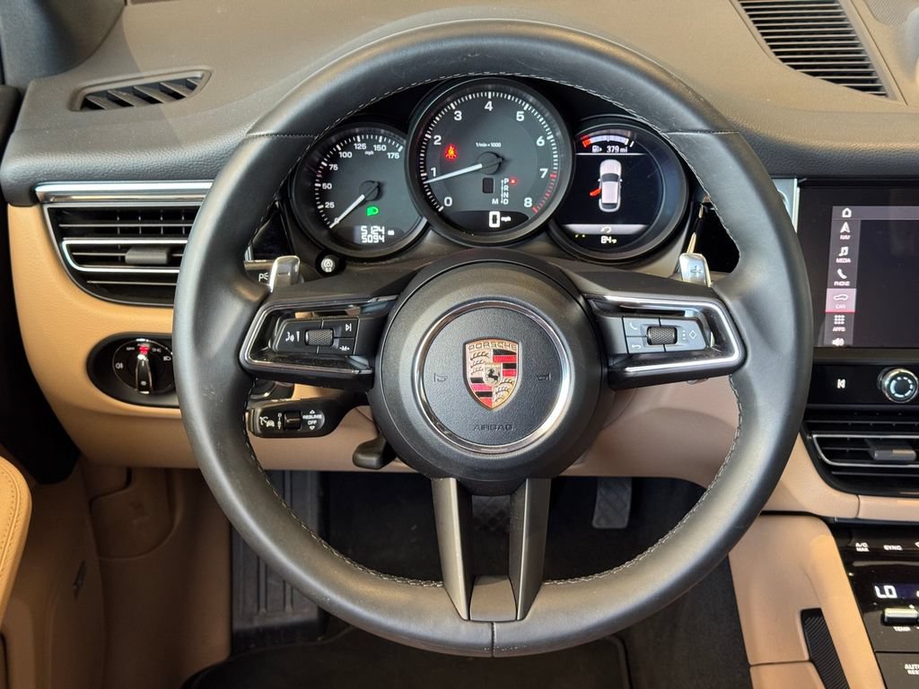 Certified 2026 Porsche Macan AWD/4WD image 17