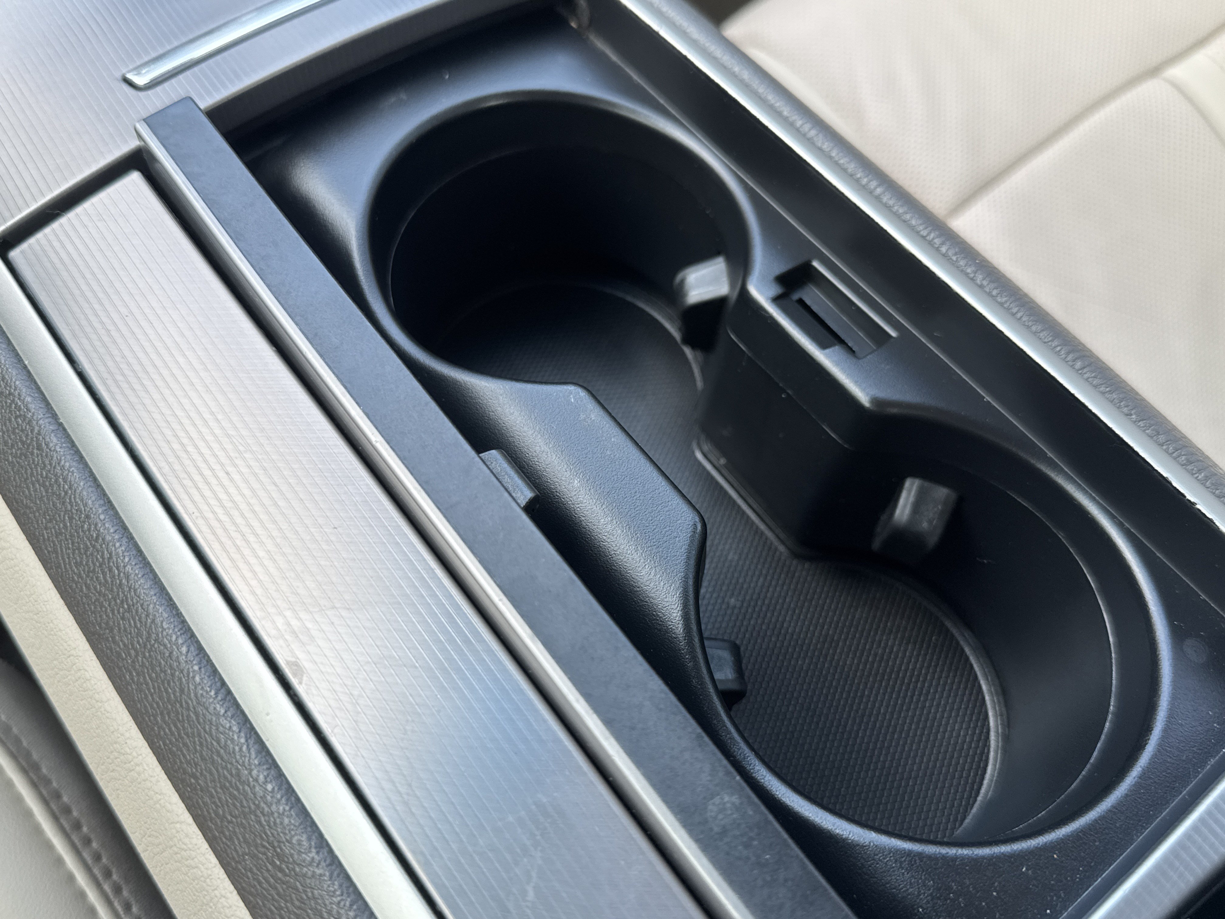 Used 2019 Lincoln MKZ Reserve FWD image 25