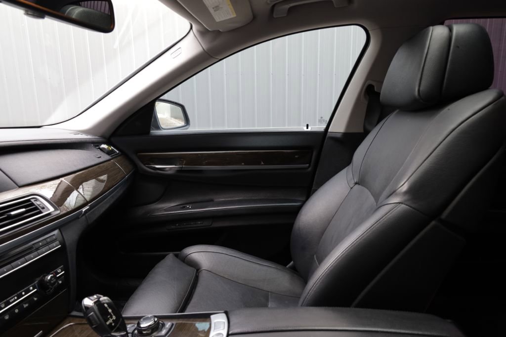 Used 2012 BMW 740Li image 16