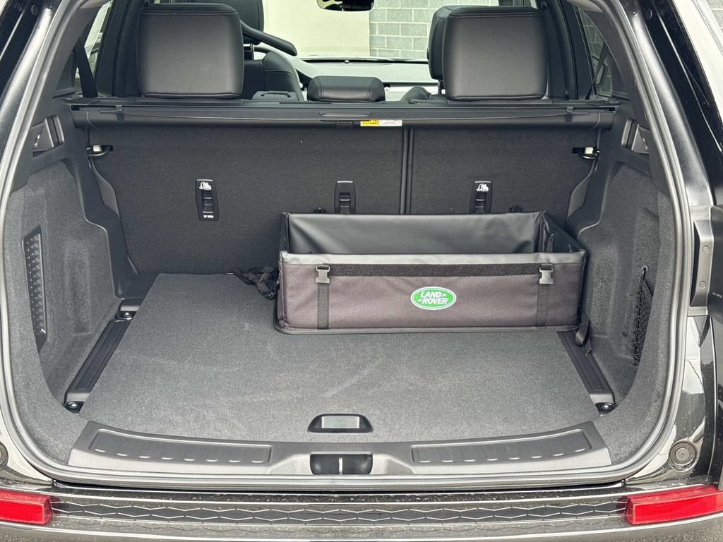 New 2026 Land Rover Discovery Sport Landmark AWD/4WD image 6