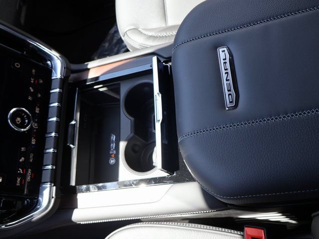 New 2026 GMC Yukon Elevation w/ Elevation Premium Package AWD/4WD image 33