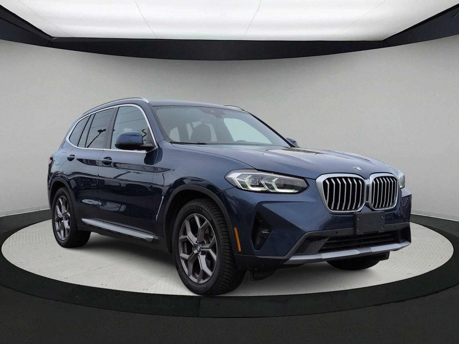 Used 2022 BMW X3 xDrive30i w/ Premium Package 2 (ZPA) image 2