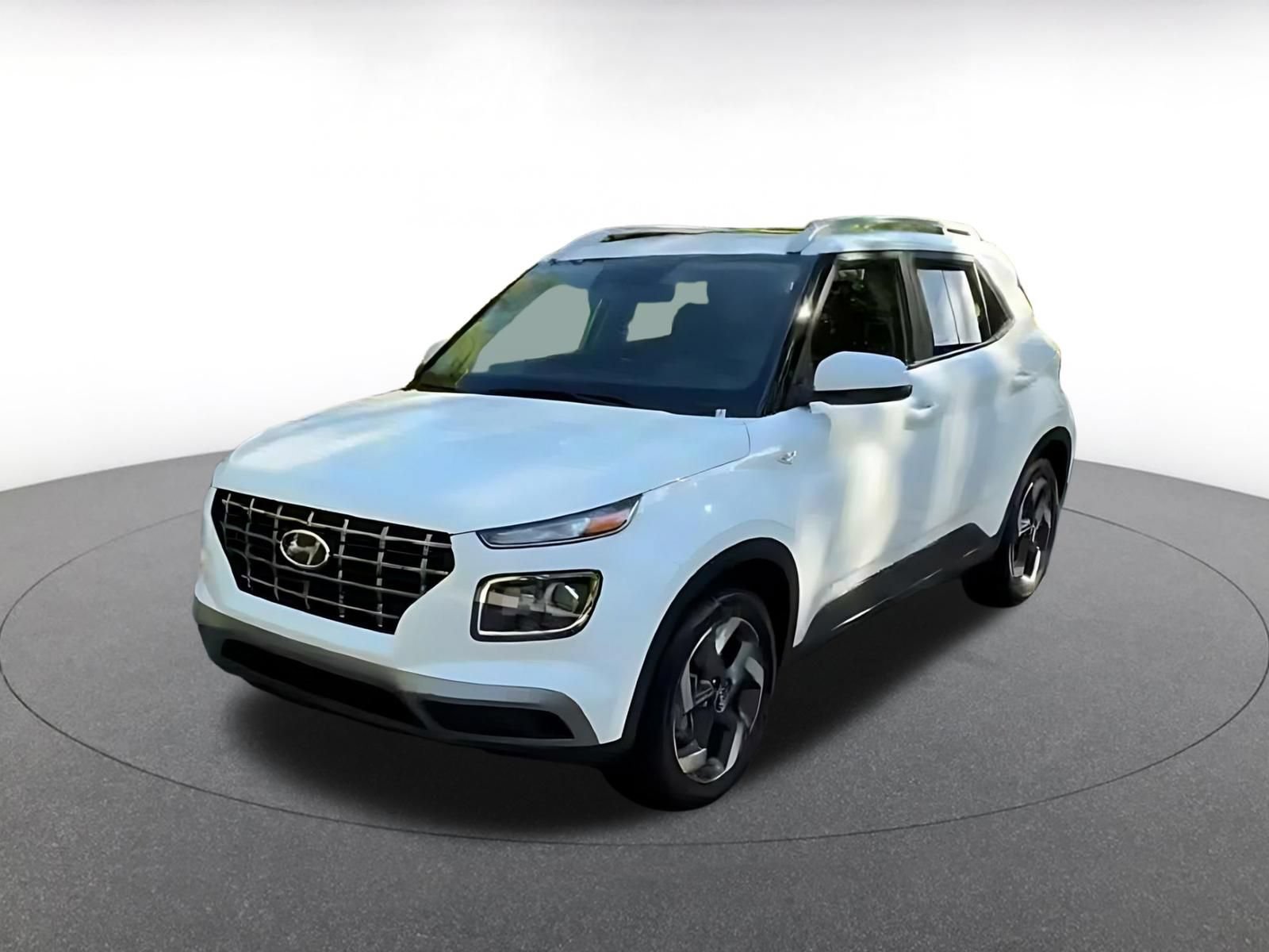 Used 2026 Hyundai Venue SEL FWD image 8
