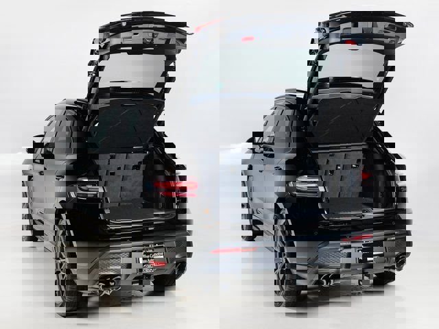 New 2025 Porsche Macan Turbo image 28