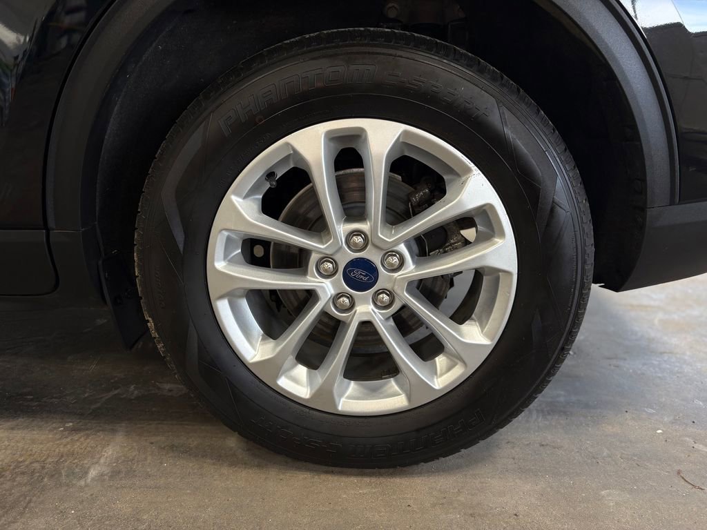 Used 2020 Ford Escape SE image 31