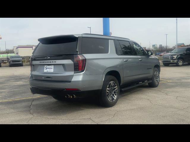 Used 2025 Chevrolet Suburban Z71 AWD/4WD image 33