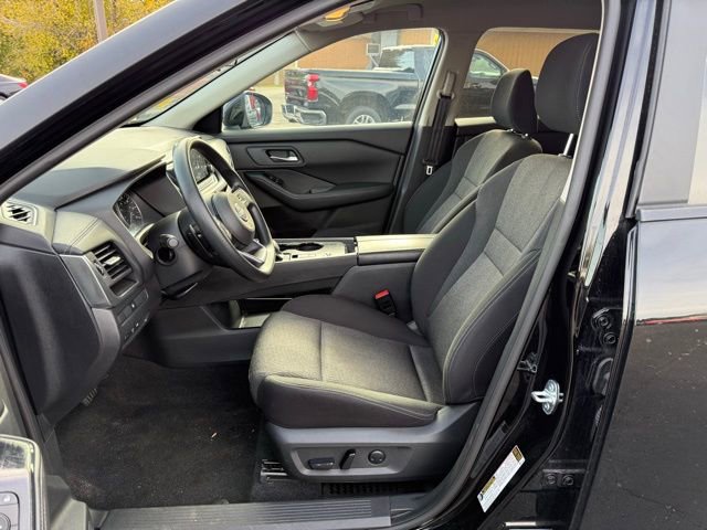 Used 2024 Nissan Rogue SV image 13