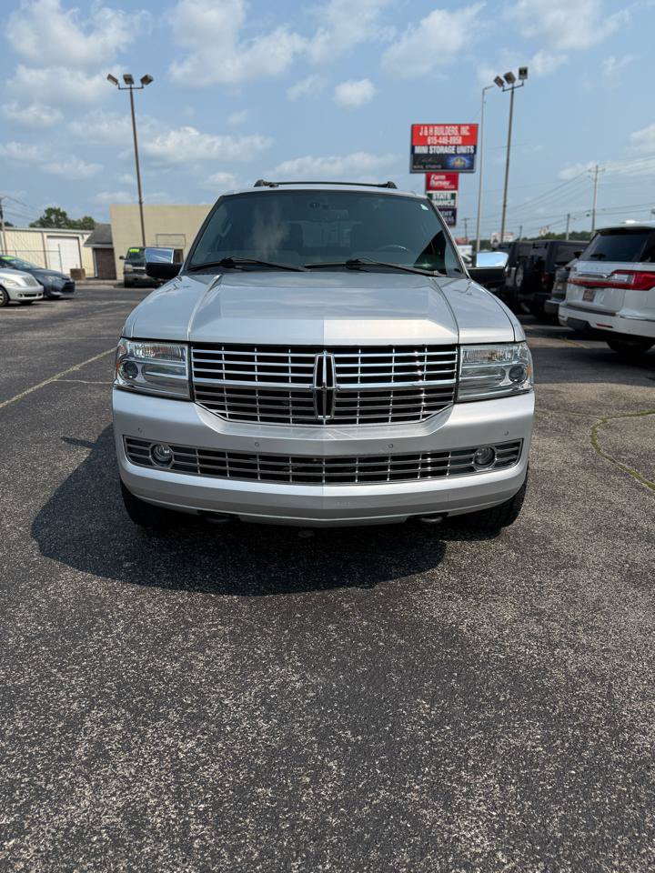 Used 2012 Lincoln Navigator 2WD image 2