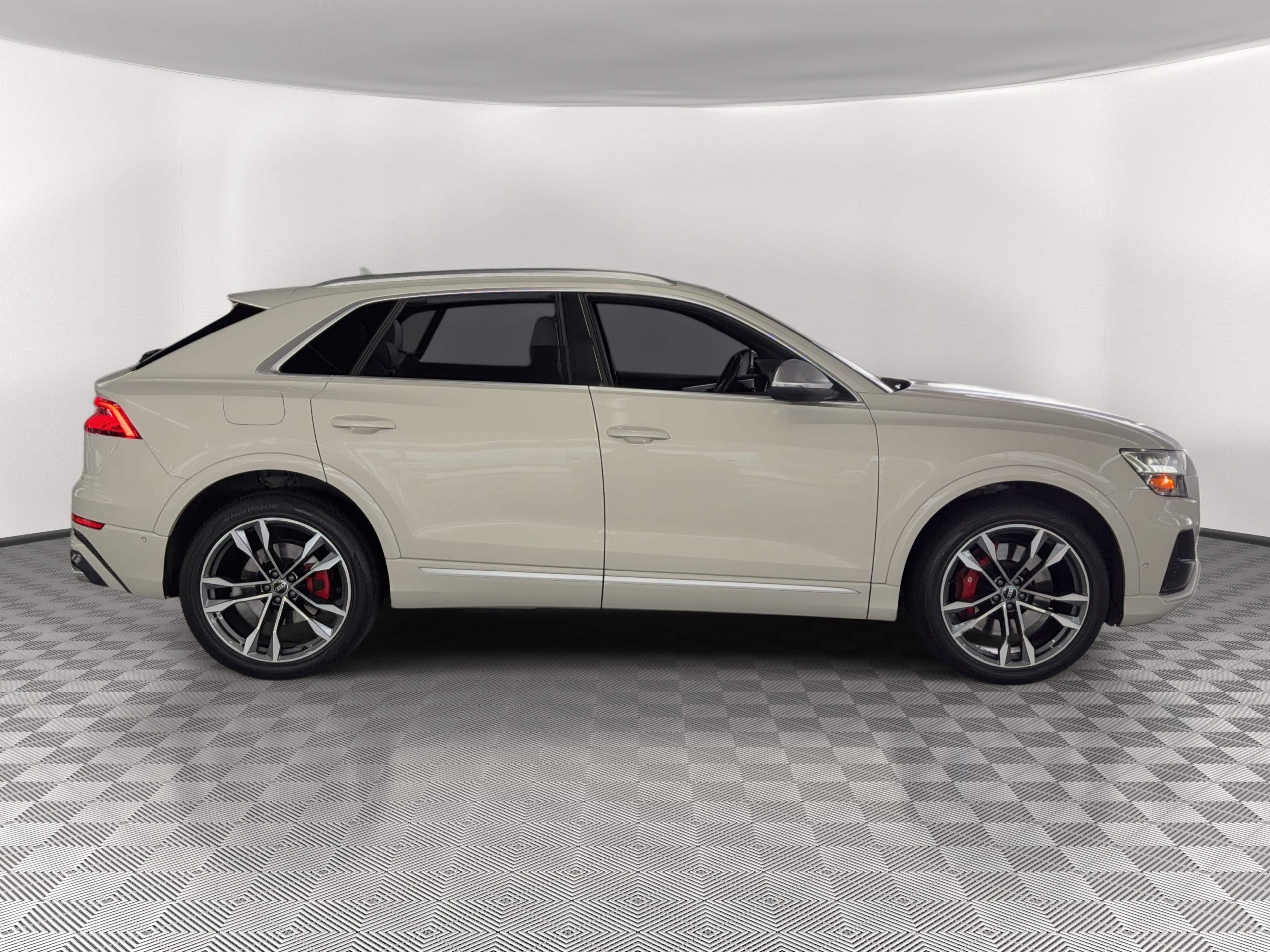 Used 2021 Audi SQ8 Prestige AWD/4WD image 8