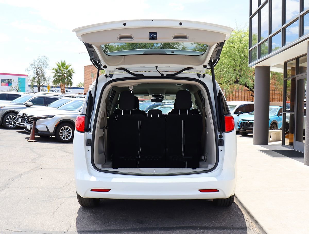 Used 2023 Chrysler Voyager LX FWD image 22