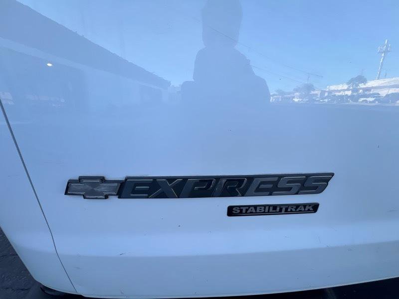 Used 2013 Chevrolet Express 2500 RWD image 24