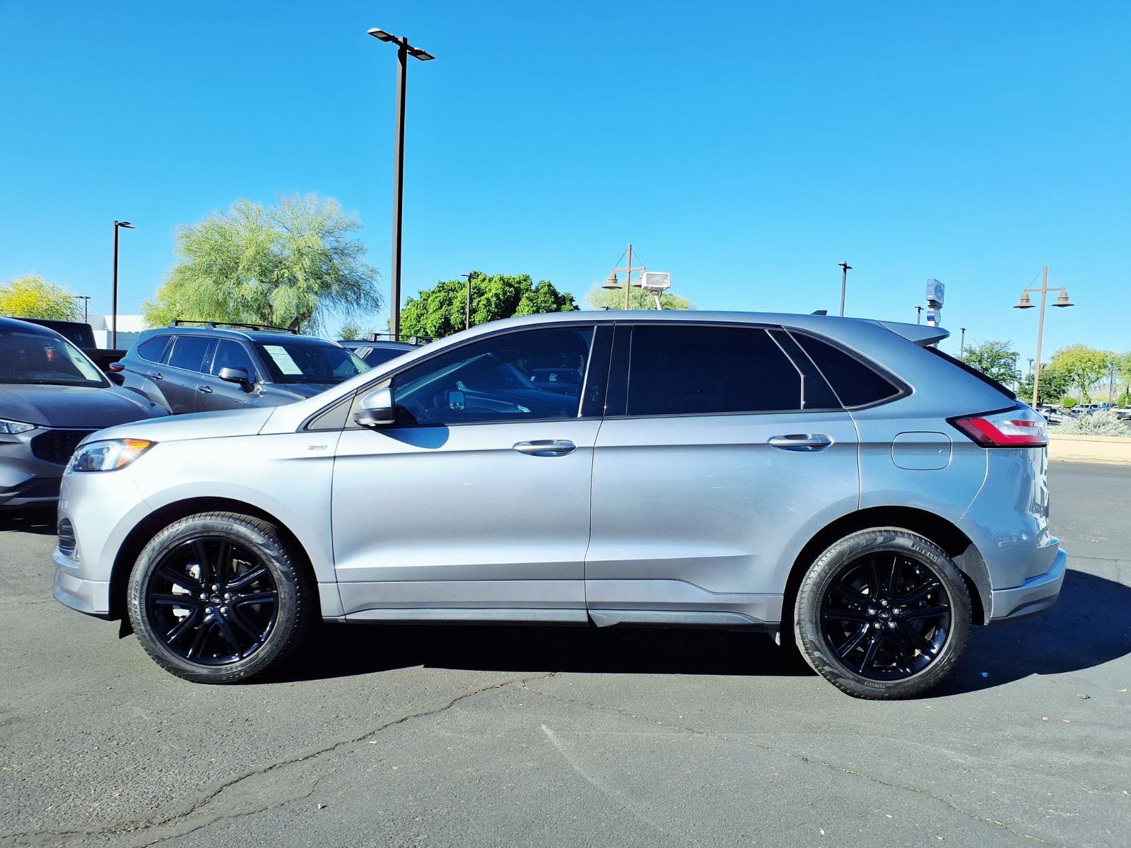 Certified 2023 Ford Edge ST-Line image 3