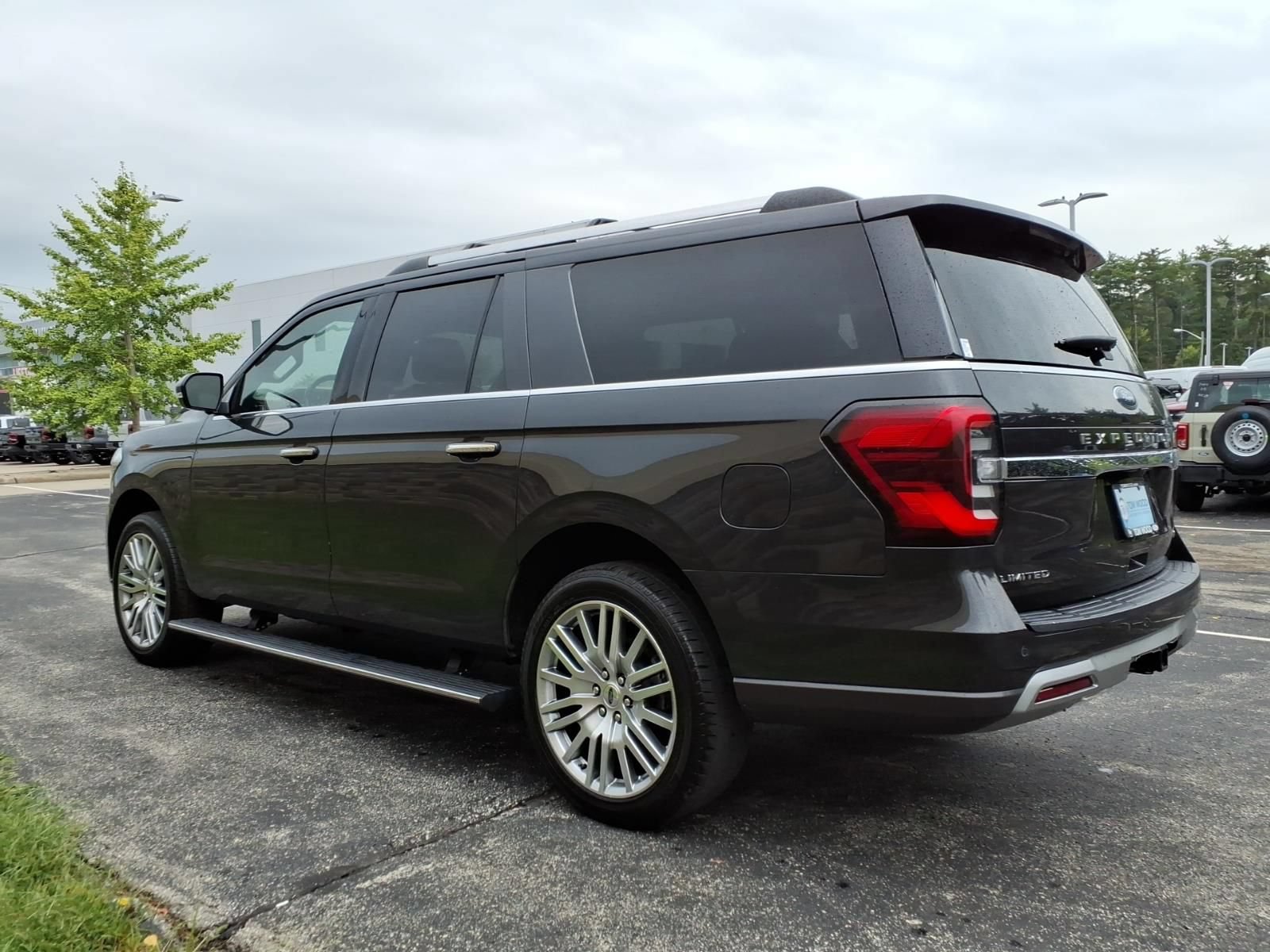 Used 2024 Ford Expedition Max Limited AWD/4WD image 7
