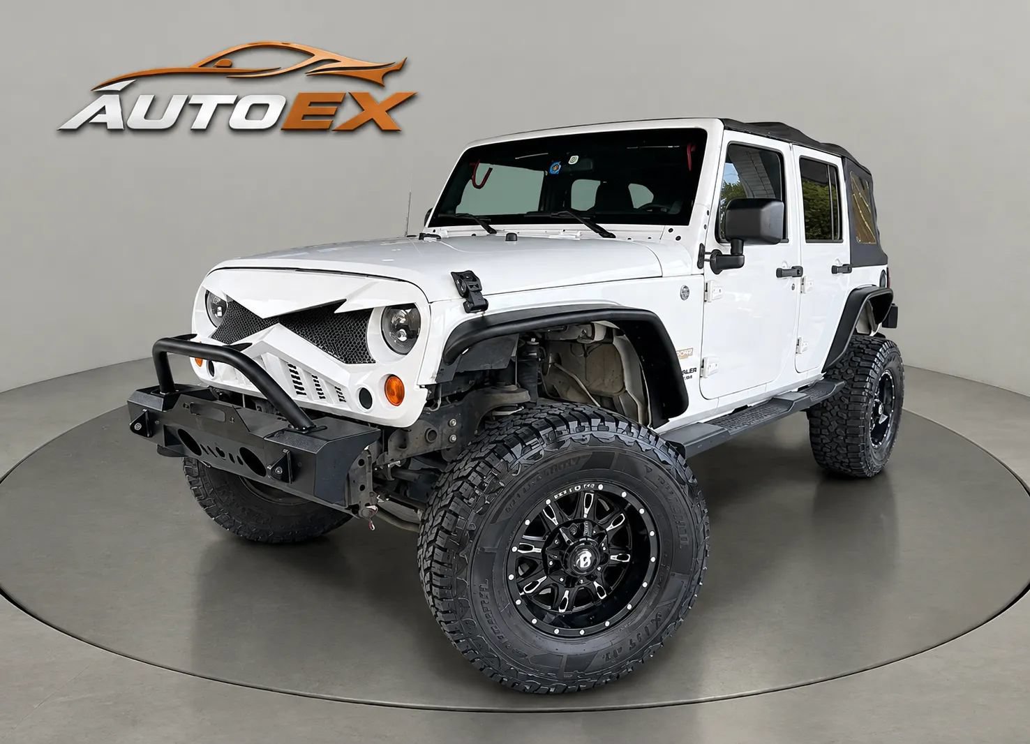 Used 2011 Jeep Wrangler Unlimited Sahara w/ Connectivity Group AWD/4WD image 1