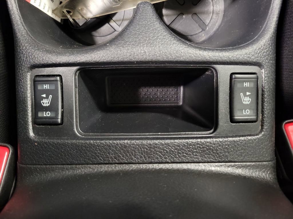 Used 2018 Nissan Rogue SV w/ Premium Package image 16