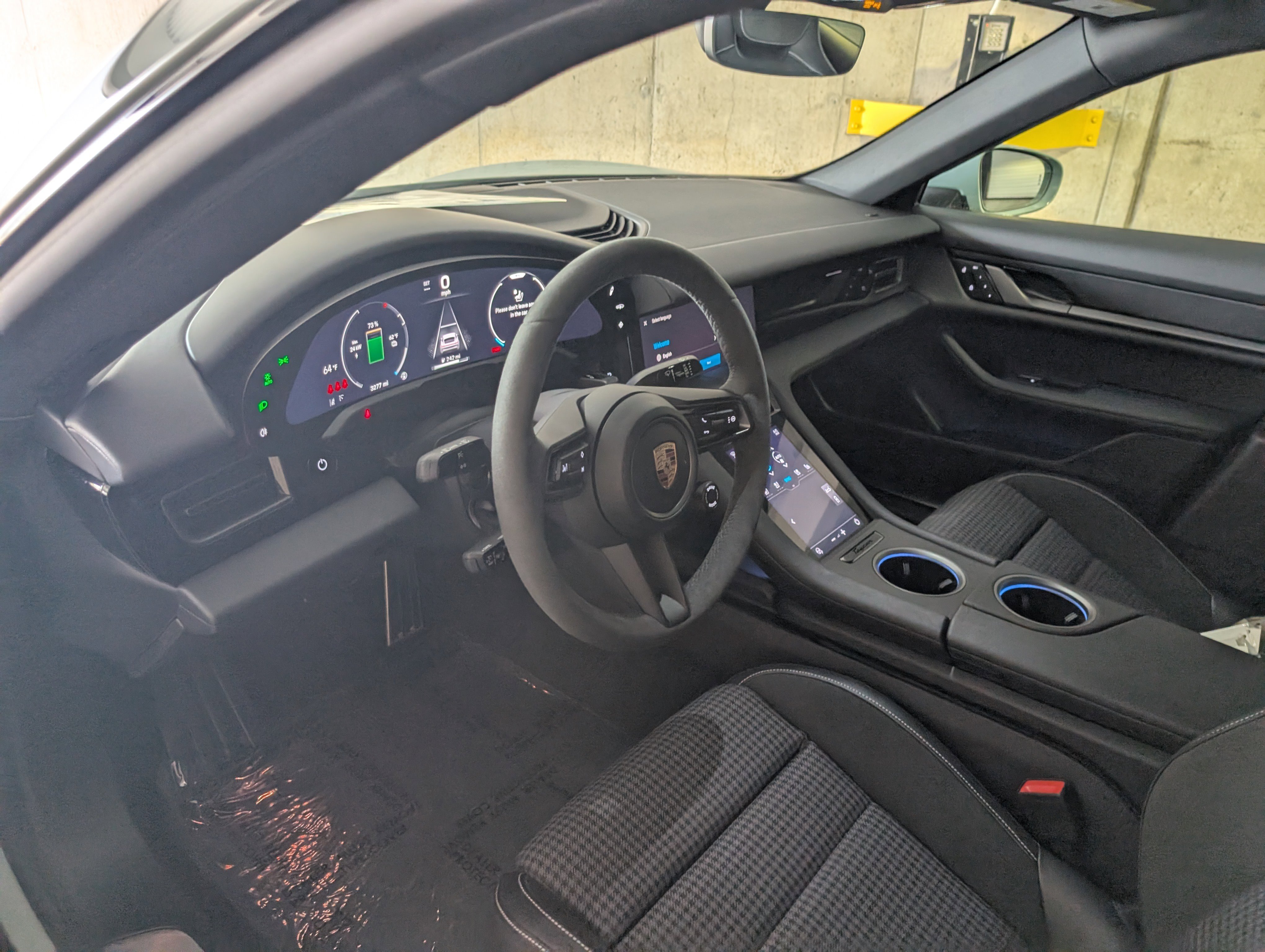 Certified 2025 Porsche Taycan image 26