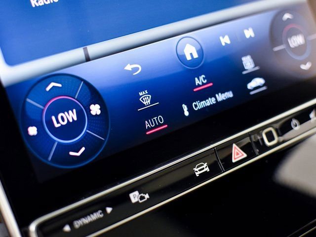 Certified 2023 Mercedes-Benz C 300 Sedan w/ Exclusive Trim Package image 31